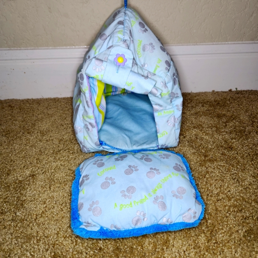American Girl Coconut pet bed